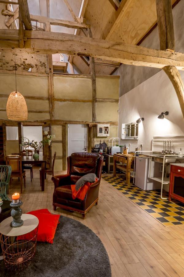 Aan De Holle Weg. Zeer Landelijk Gelegen Verbouwde Stal Tot Woning Nuth Экстерьер фото